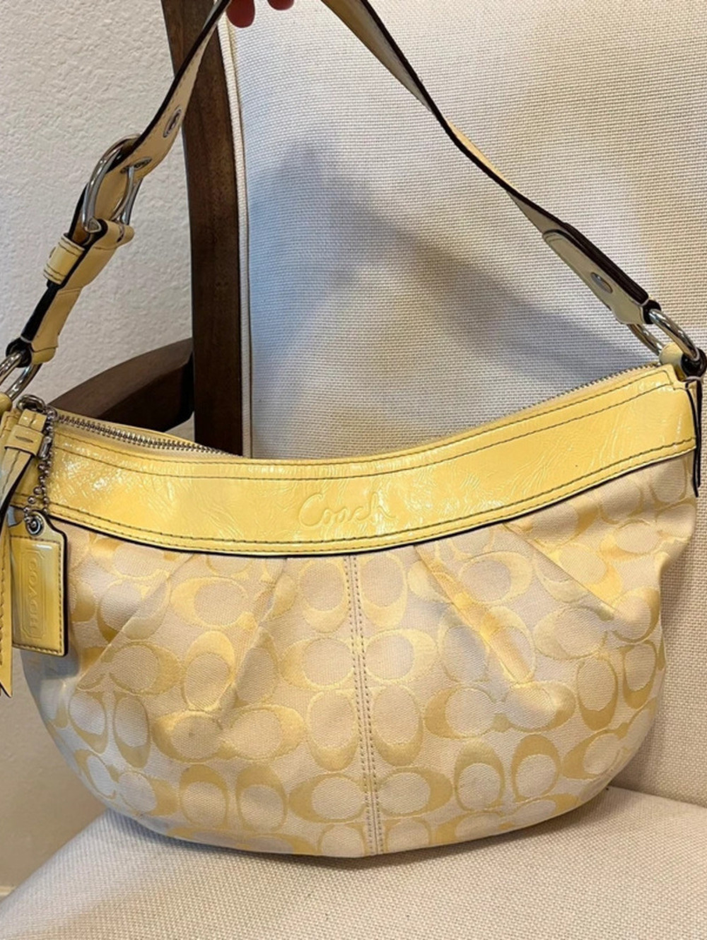 Coach vintage y2k pastel yellow soho pleated bag